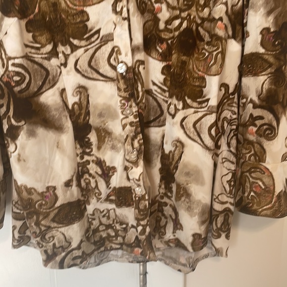 Essentials by Milano blouse - Picture 3 of 5